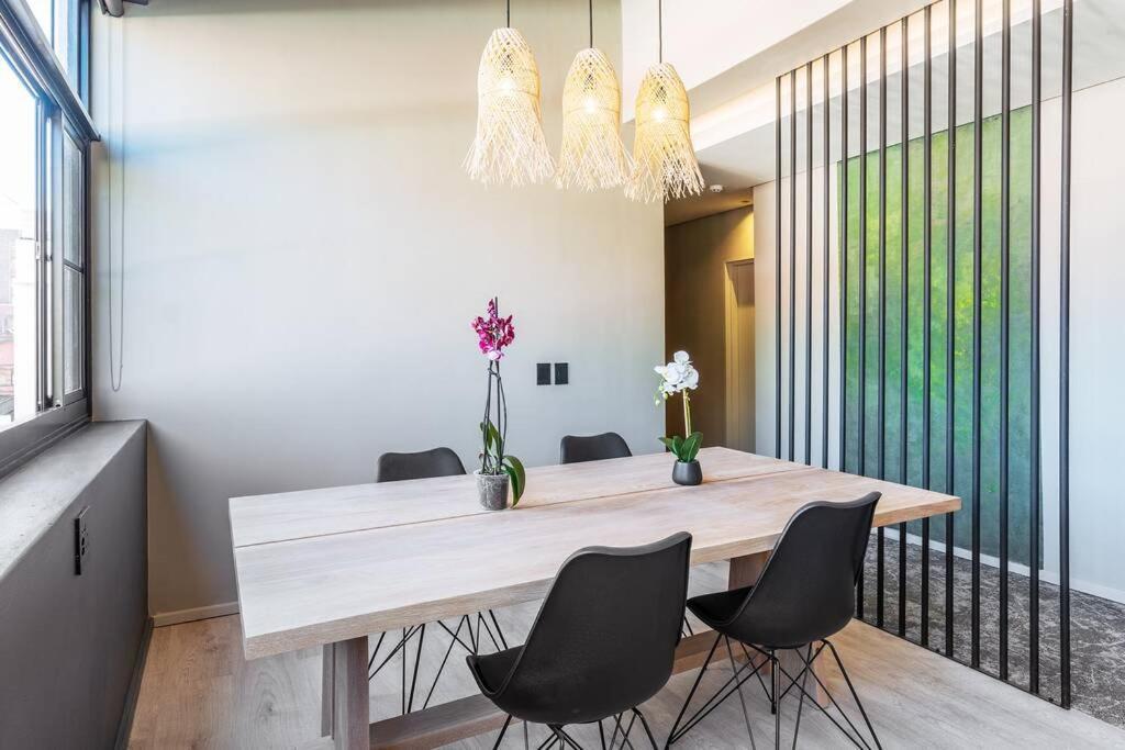 Apartment Sunny Escape In The Heart Of The Cbd At The Harri. W/ Parking Cape Town